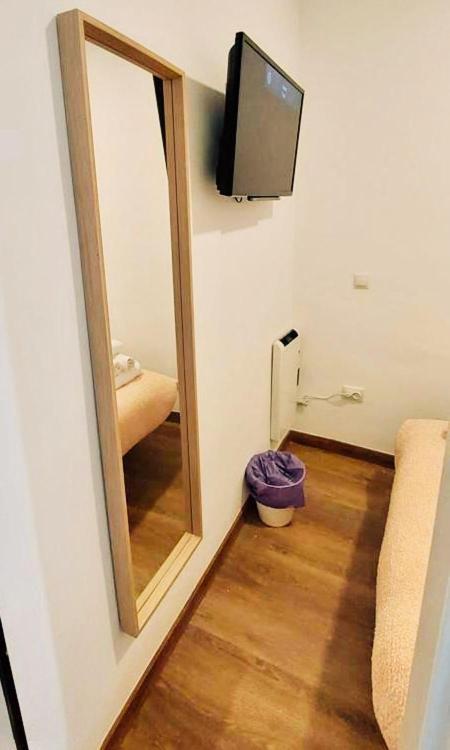 Gran Via Sol Rooms Madrid Ngoại thất bức ảnh